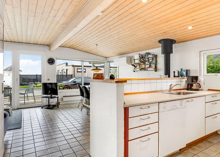 Gudmund - 50m From The Sea By Interhome *