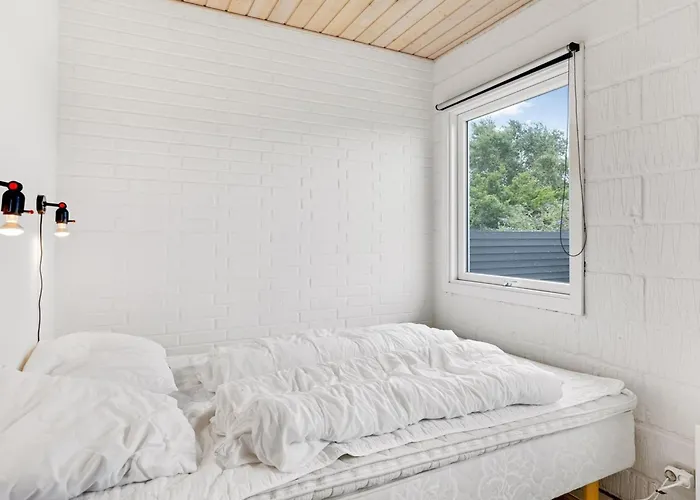 Gudmund - 50m From The Sea By Interhome